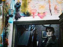 JOHNNY DEPP - Englisches Buch zum Film "DARK SHADOWS"