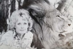 TIPPI HEDREN - T-Shirt des Shambala Preserve - HANDSIGNIERT !!