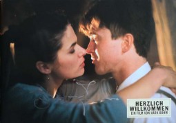 HANDSIGNIERT von BARBARA AUER - Presseheft zum Film "Herzlich Willkommen"