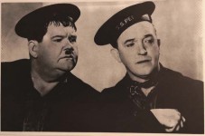 STAN LAUREL & OLIVER HARDY - Postkarte - ungelaufen - Frankreich - "DICK UND DOOF"