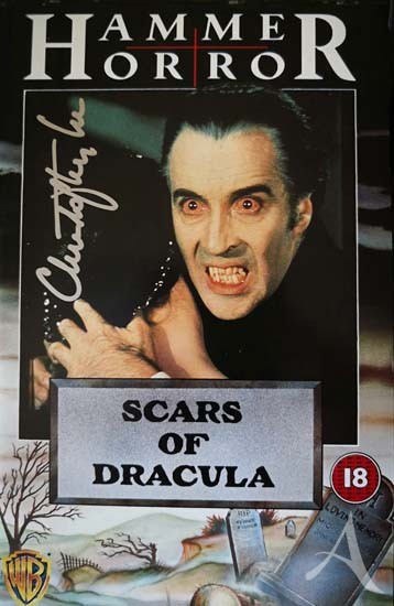 CHRISTOPHER LEE - Original Autogramm auf VHS-Cover "Dracula" CHRISTOPHER LEE - Original Autogramm auf VHS-Cover "Dracula"