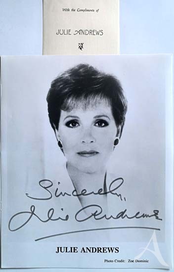 JULIE ANDREWS - Autogrammfoto mit gedruckter Unterschrift +
