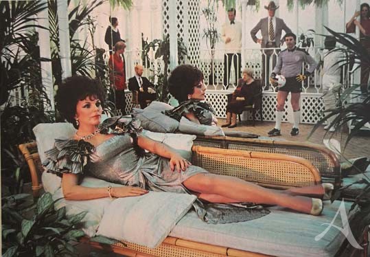 Postkarte - JOAN COLLINS - .... im Madame Tussauds Postkarte - JOAN COLLINS - .... im Madame Tussauds