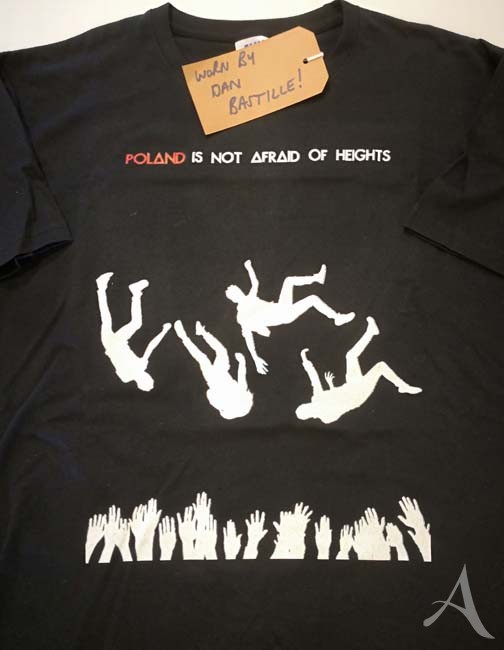 BASTILLE - Polen-Tour- T-Shirt aus dem Besitz von DAN SMITH - Größe: M BASTILLE - Polen-Tour- T-Shirt aus dem Besitz von DAN SMITH - Größe: M