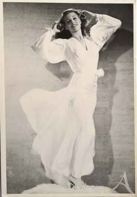 RITA HAYWORTH - schöne S/W- Postkarte - England - 1984 RITA HAYWORTH - schöne S/W- Postkarte - England - 1984