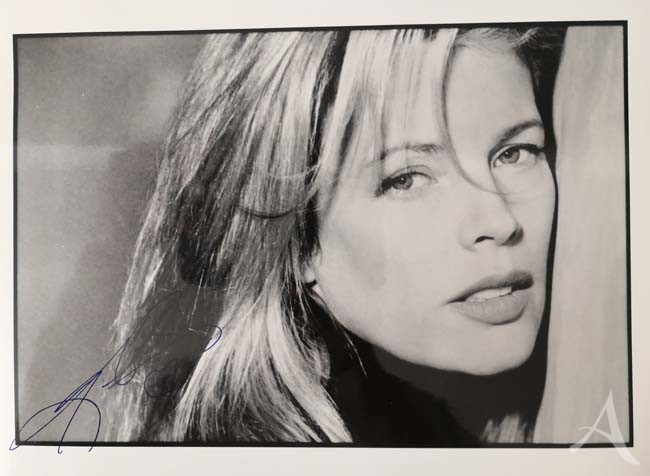 KIM BASINGER - FOTO mit reproduziertem Autogramm