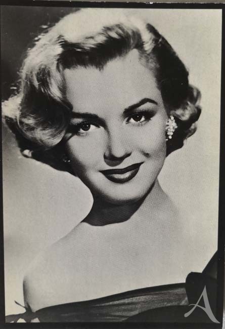 s/w - Postkarte -- MARILYN MONROE -- England, 80er Jahre s/w - Postkarte -- MARILYN MONROE -- England, 80er Jahre