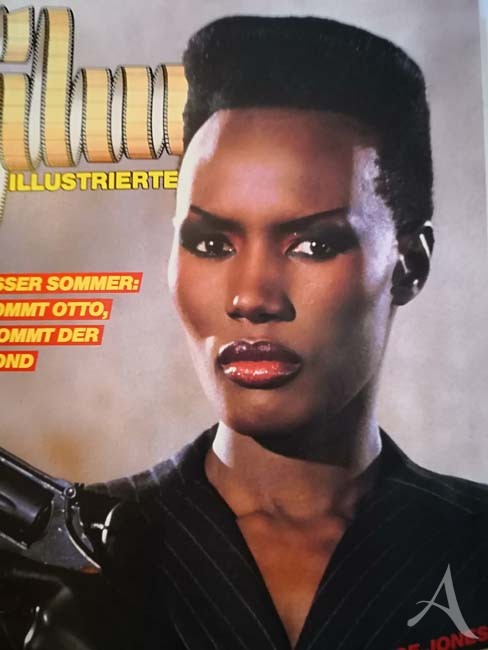 Presse- Sammlung - GRACE JONES - 50 Seiten - Clippings - Scrapbook Presse- Sammlung - GRACE JONES - 50 Seiten - Clippings - Scrapbook