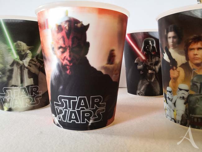 Set aus 4 STAR WARS - LENTICULAR- Bechern - USA 2012 Set aus 4 STAR WARS - LENTICULAR- Bechern - USA 2012