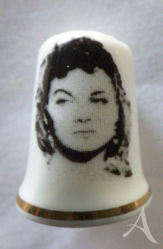 Fingerhut - VIVIEN LEIGH - Porzellan Fingerhut - VIVIEN LEIGH - Porzellan