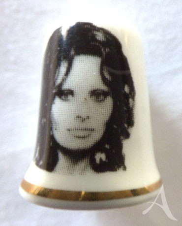Fingerhut - SOPHIA LOREN - Porzellan Fingerhut - SOPHIA LOREN - Porzellan