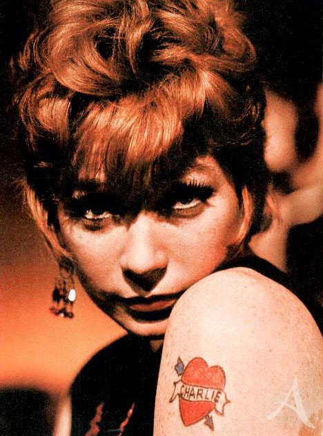 Presse- Sammlung - SHIRLEY MACLAINE - 50 Seiten - Clippings - Scrapbook Presse- Sammlung - SHIRLEY MACLAINE - 50 Seiten - Clippings - Scrapbook