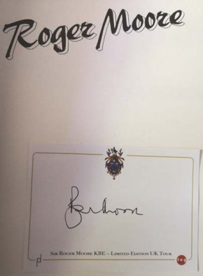 Umfangreiches Buch über ROGER MOORE - mit ORIGINALER SIGNATUR !! - England 1983
